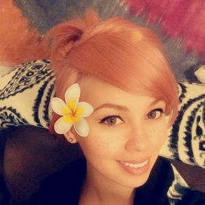 Meet your Posher, Christy